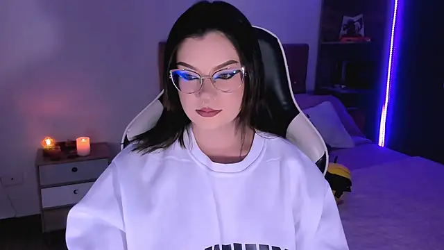 Snapshot of OphelianaRose33 chatting on 09-09-25, 10:52 OphelianaRose33 online show from 09-09-25, 10:52