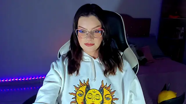 OphelianaRose33 online show from 05-01-26, 09:53