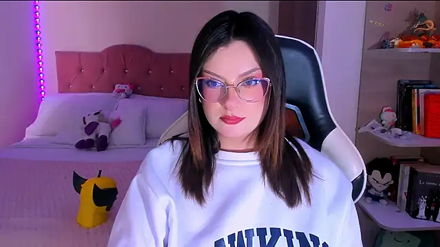 Snapshot of OphelianaRose33 chatting on 02-17-26, 07:22 OphelianaRose33 online show from 02-17-26, 07:22