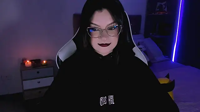 Snapshot of OphelianaRose33 chatting on 09-19-25, 10:36 OphelianaRose33 online show from 09-19-25, 10:36
