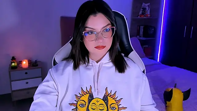 OphelianaRose33 online show from 10-28-25, 11:03