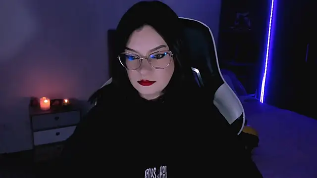 Snapshot of OphelianaRose33 chatting on 09-14-25, 10:32 OphelianaRose33 online show from 09-14-25, 10:32