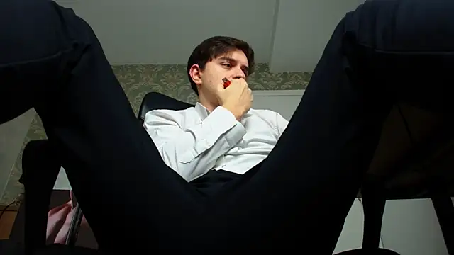 Snapshot of FelixStarkk chatting on 10-05-25, 04:47 FelixStarkk online show from 10-05-25, 04:47