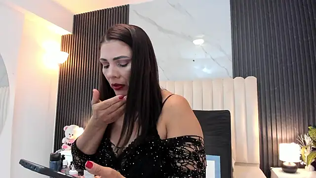 Samantha Claus online show from 11-14-25, 04:05