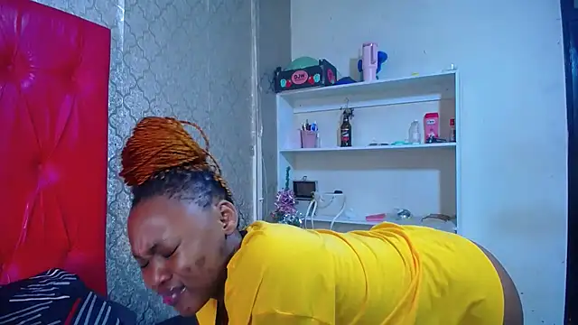 ItsMsBankss02 online show from 11-19-25, 07:19