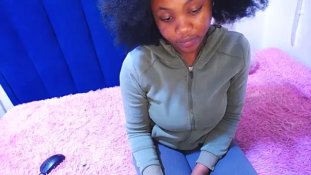 ItsMsBankss02 online show from 09-30-25, 08:59