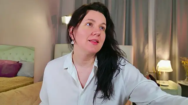 love me  tonight  online show from 10-26-25, 10:04