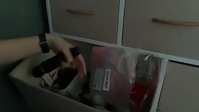 That English Rose  online show from 10-26-25, 07:20