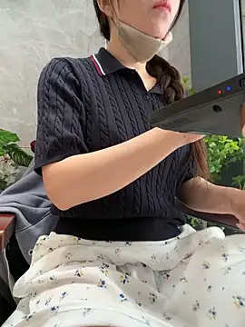 Linh 2004 online show from 03-18-26, 05:10