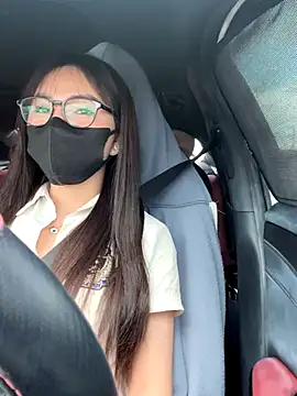 Linh 2004 online show from 10-16-25, 05:49