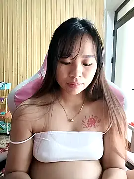 Snapshot of Na_na90 chatting on 11-25-25, 01:06 Na na90 online show from 11-25-25, 01:06