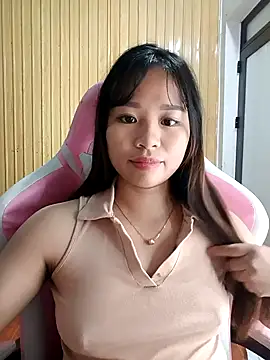 Snapshot of Na_na90 chatting on 10-31-25, 12:40 Na na90 online show from 10-31-25, 12:40