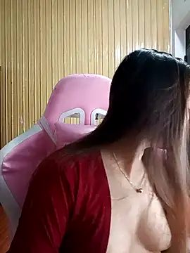 Snapshot of Na_na90 chatting on 09-15-25, 01:17 Na na90 online show from 09-15-25, 01:17