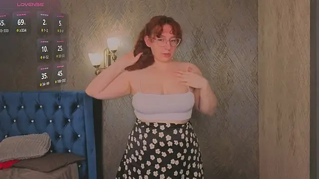 Snapshot of ellie_coy_ chatting on 07-24-26, 08:05 ellie coy online show from 07-24-26, 08:05