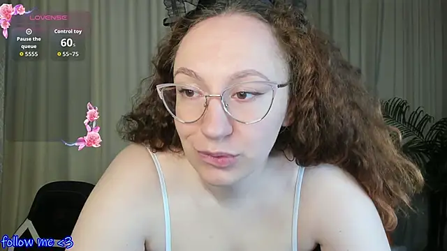 ellie coy  online show from 10-21-25, 07:30