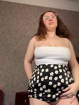 Snapshot of ellie_coy_ chatting on 02-14-26, 01:22 ellie coy online show from 02-14-26, 01:22