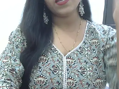 Snapshot of LIYO_ chatting on 10-16-25, 05:38 LIYO  online show from 10-16-25, 05:38