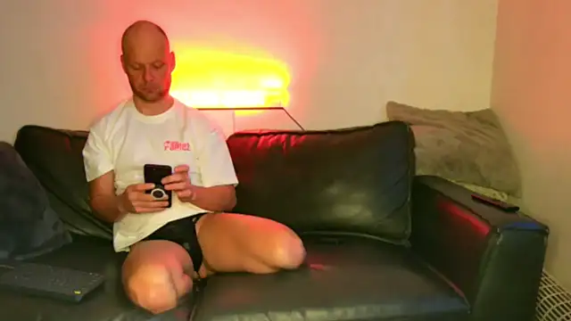 Snapshot of BRIANSILK77 chatting on 02-06-26, 07:26 BRIANSILK77 online show from 02-06-26, 07:26