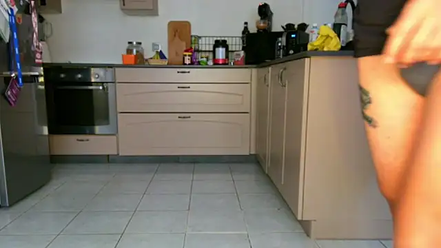 Snapshot of BRIANSILK77 chatting on 10-21-25, 08:03 BRIANSILK77 online show from 10-21-25, 08:03