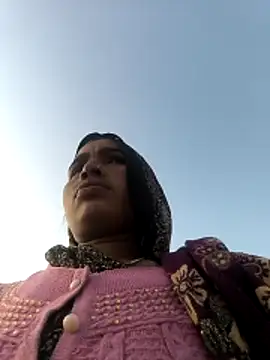 Snapshot of Hot_raaani chatting on 01-06-26, 11:14 Hot raaani online show from 01-06-26, 11:14