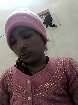 Snapshot of Hot_raaani chatting on 01-08-26, 11:11 Hot raaani online show from 01-08-26, 11:11