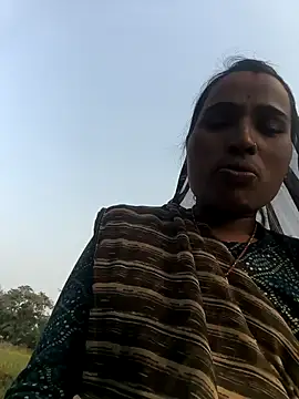 Snapshot of Hot_raaani chatting on 11-25-25, 09:53 Hot raaani online show from 11-25-25, 09:53