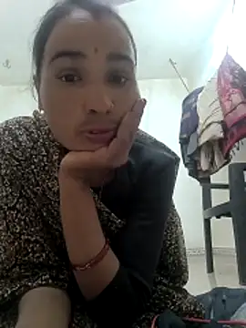 Snapshot of Hot_raaani chatting on 01-18-26, 05:27 Hot raaani online show from 01-18-26, 05:27