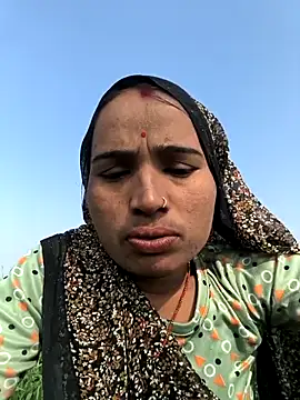 Snapshot of Hot_raaani chatting on 12-19-25, 07:55 Hot raaani online show from 12-19-25, 07:55