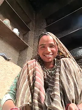 Snapshot of Hot_raaani chatting on 01-14-26, 04:38 Hot raaani online show from 01-14-26, 04:38