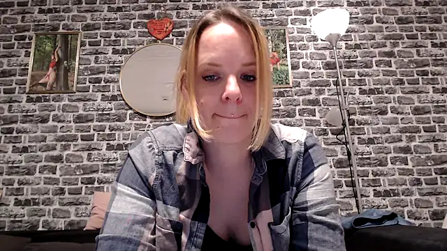 SexyMilf 37 online show from 04-18-26, 08:42
