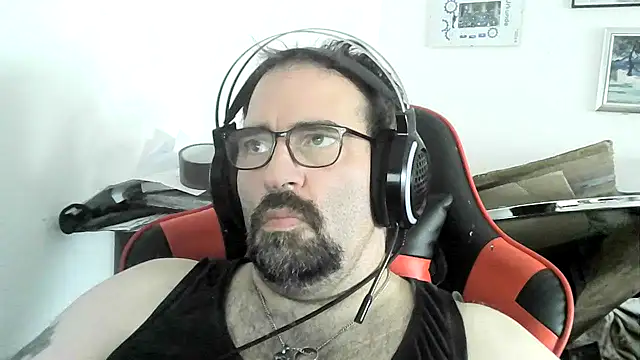 Snapshot of Big-Man-Thomas chatting on 07-18-26, 08:45 Big-Man-Thomas online show from 07-18-26, 08:45