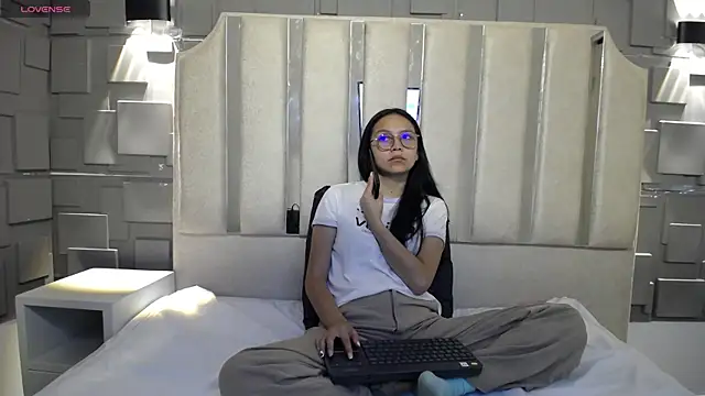 Snapshot of katalina07_1 chatting on 04-17-26, 03:04 katalina07 1 online show from 04-17-26, 03:04