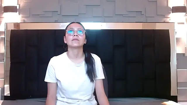 katalina07 1 online show from 10-06-25, 04:08