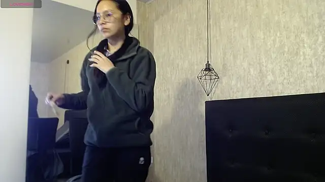 katalina07 1 online show from 11-19-25, 01:33