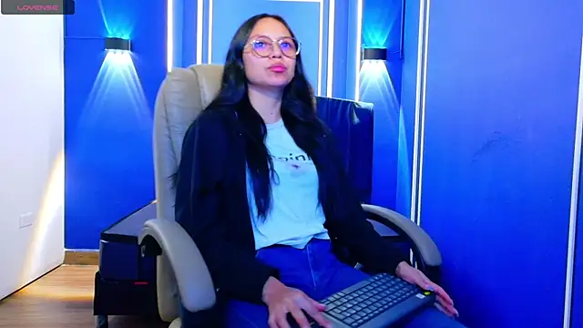 Snapshot of katalina07_1 chatting on 06-01-26, 04:39 katalina07 1 online show from 06-01-26, 04:39