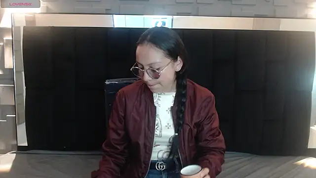 katalina07 1 online show from 12-17-25, 01:16