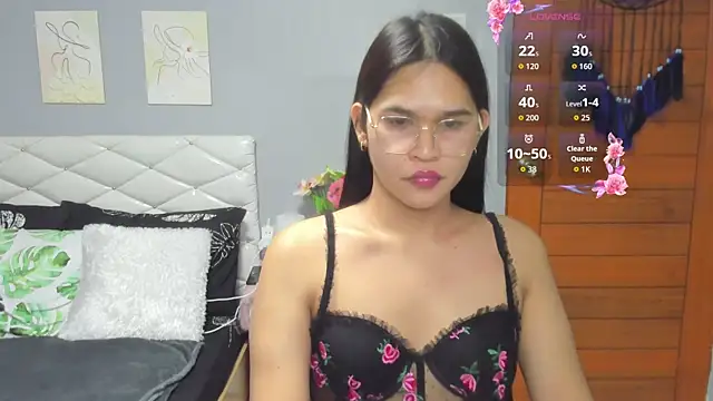 Snapshot of AlianaBlair chatting on 10-20-25, 03:34 AlianaBlair online show from 10-20-25, 03:34