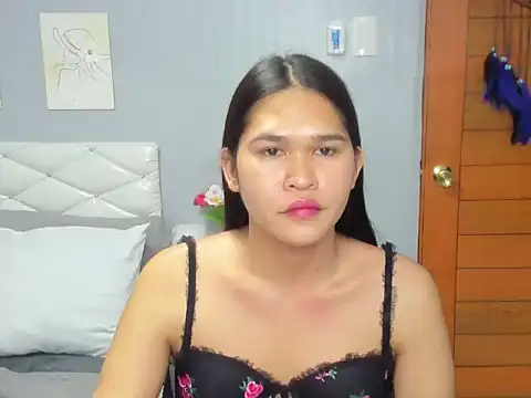 Snapshot of AlianaBlair chatting on 09-25-25, 04:24 AlianaBlair online show from 09-25-25, 04:24