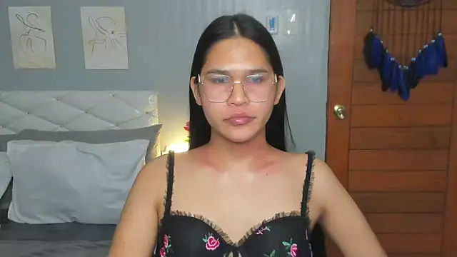 Snapshot of AlianaBlair chatting on 09-21-25, 01:49 AlianaBlair online show from 09-21-25, 01:49