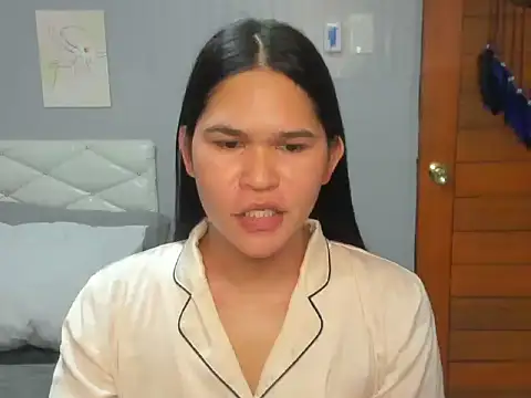 Snapshot of AlianaBlair chatting on 09-24-25, 01:50 AlianaBlair online show from 09-24-25, 01:50