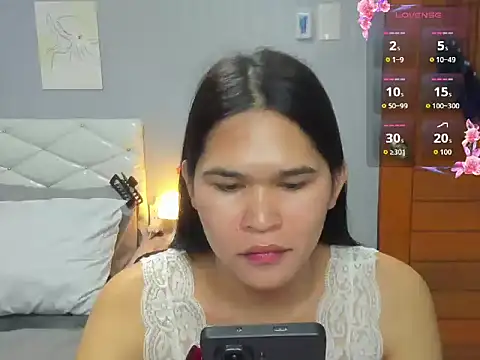 Snapshot of AlianaBlair chatting on 09-27-25, 04:24 AlianaBlair online show from 09-27-25, 04:24
