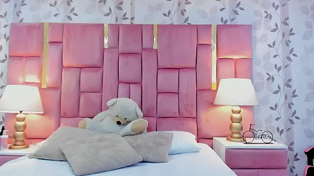 GabyMoreau online show from 03-06-26, 08:37