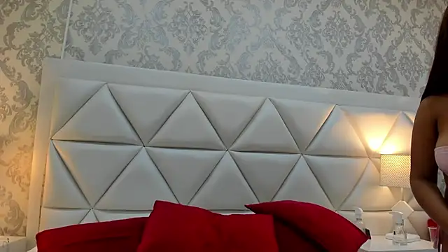 GabyMoreau online show from 11-18-25, 12:41