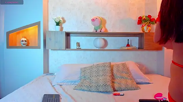 Emilly Beaumont online show from 01-13-26, 01:37