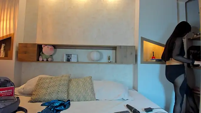 Emilly Beaumont online show from 02-25-26, 01:44