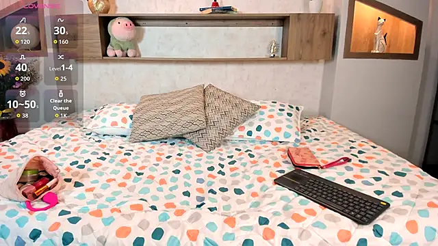 Emilly Beaumont online show from 11-30-25, 11:55