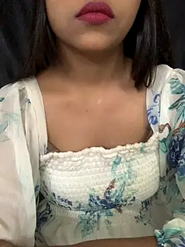 Snapshot of Rashi-48 chatting on 09-11-25, 07:25 Rashi-48 online show from 09-11-25, 07:25