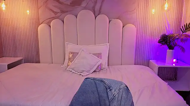 luna hot ass online show from 05-21-26, 03:15