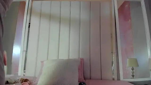 luna hot ass online show from 10-23-25, 08:29