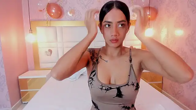 luna hot ass online show from 10-27-25, 10:44